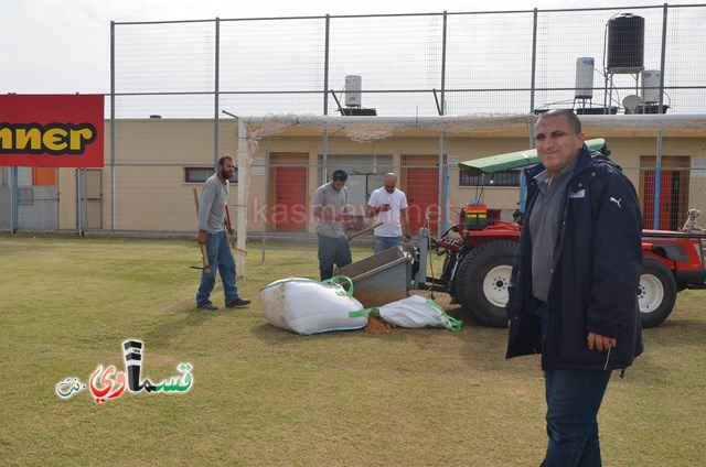 كفرقاسم - فيديو: كثرة الفرق الرياضية تعبت الارضية واغلاق الملعب البلدي  ابو خميس  لزراعة العشب الشتوي  لأكثر من شهر